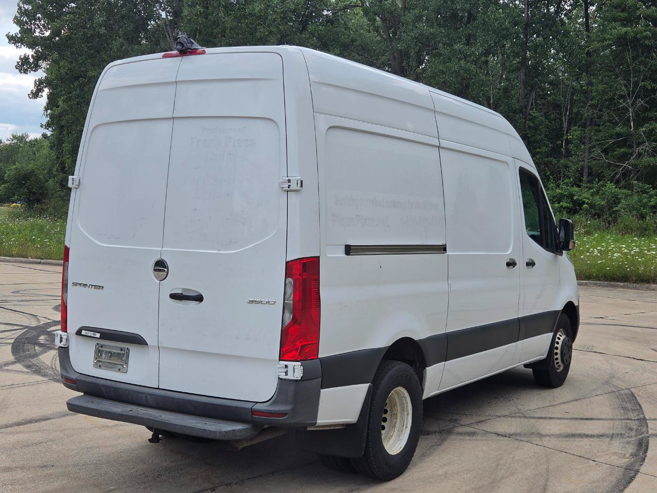 Used 2019 Freightliner Sprinter 144 RWD image 5