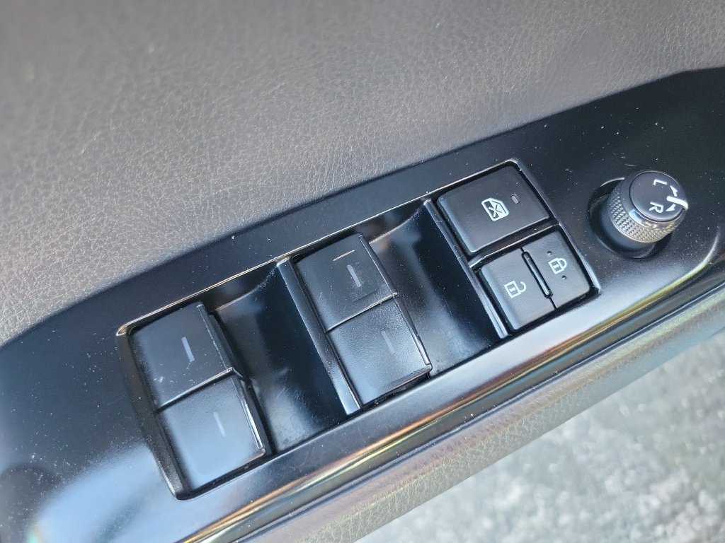 Used 2025 Toyota Camry LE FWD image 21