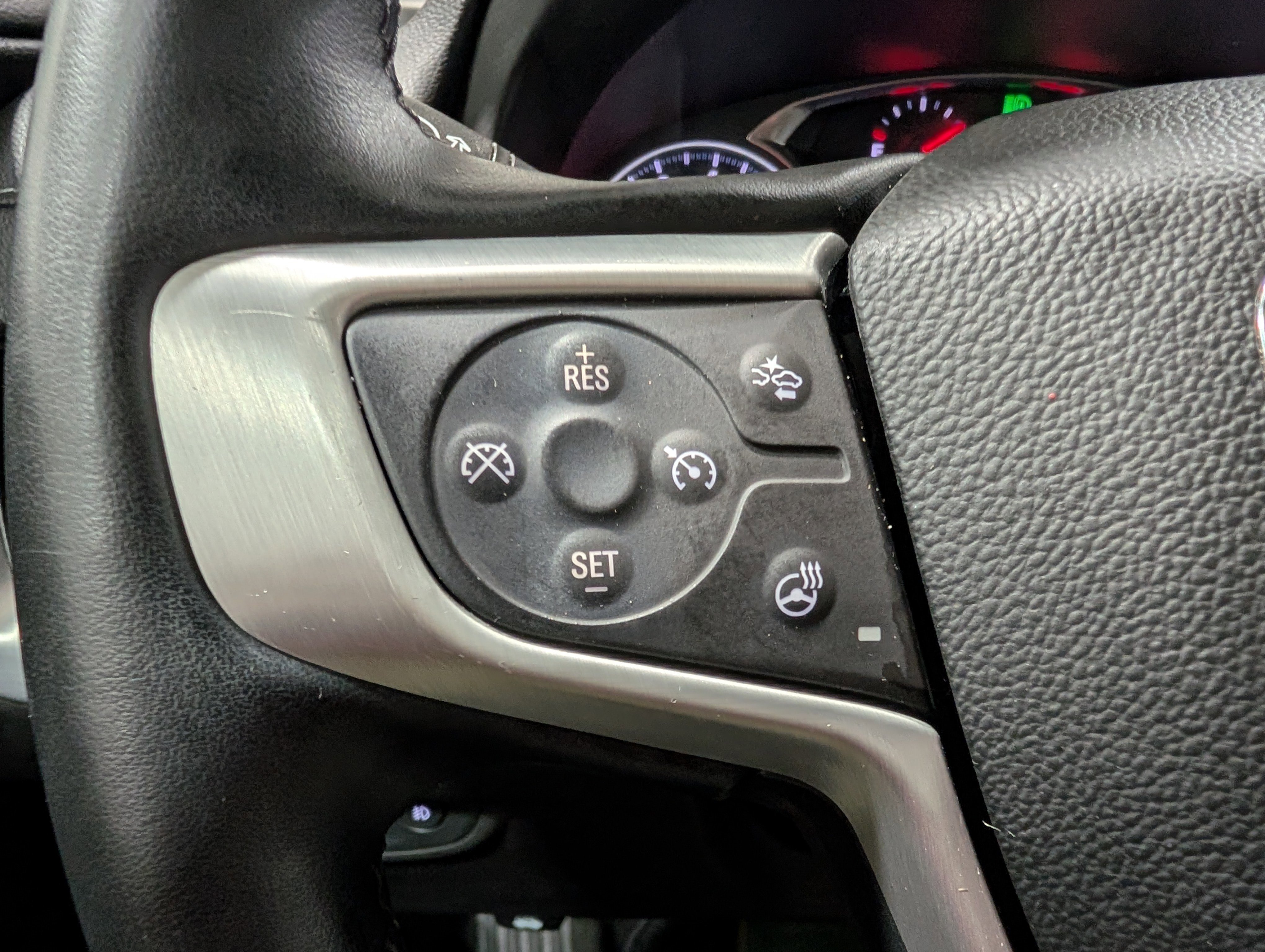 Used 2023 GMC Terrain SLT w/ Infotainment Package II image 23