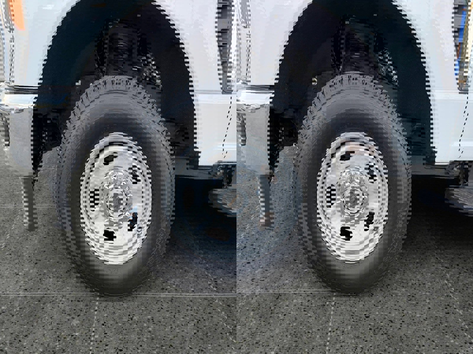 Used 2024 Ford F250 XL w/ XL Chrome Package image 14