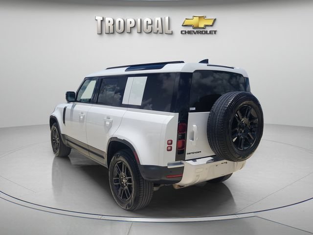 Used 2025 Land Rover Defender 110 S AWD/4WD image 2