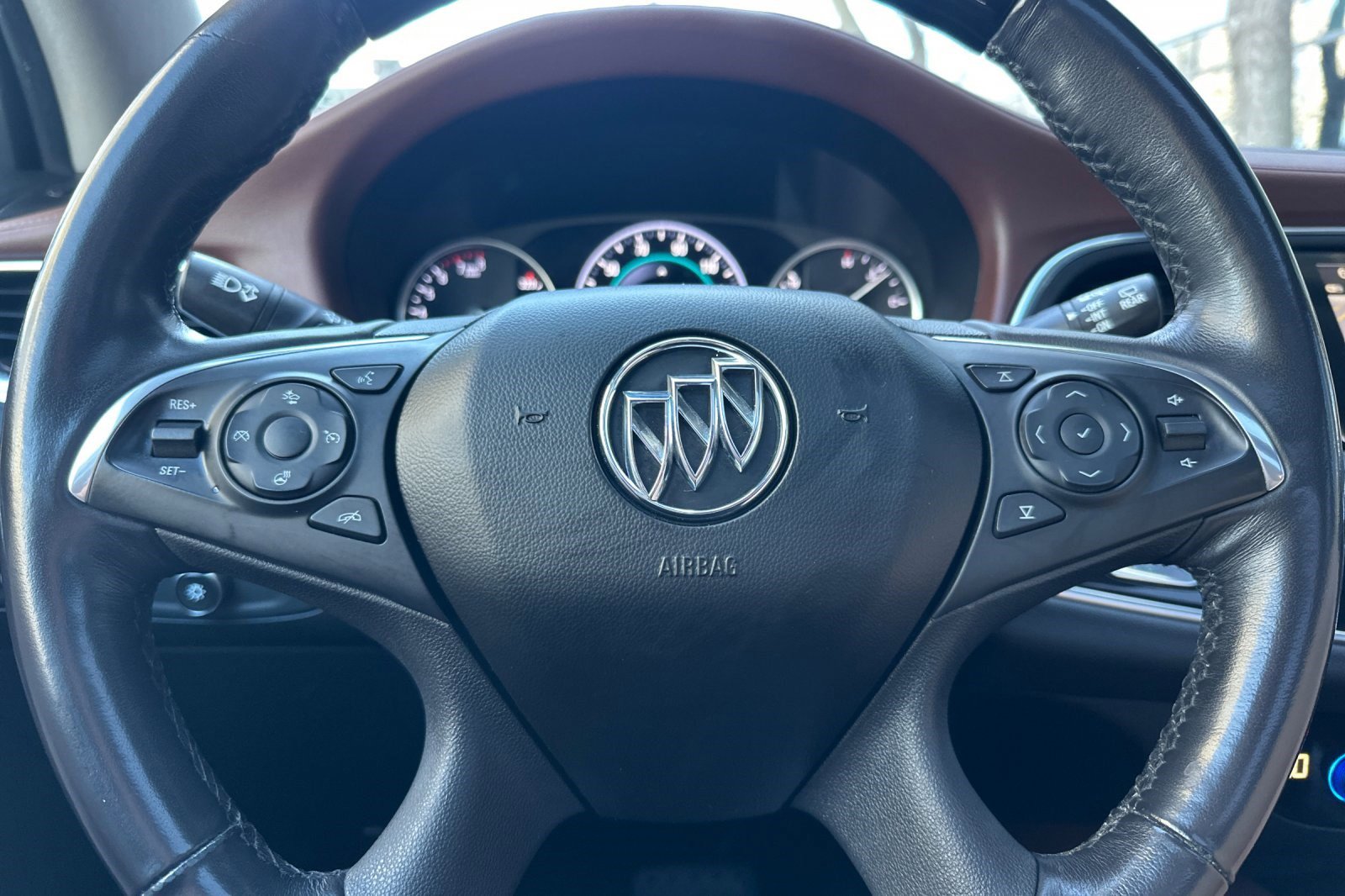 Used 2018 Buick Enclave Avenir w/ Avenir Technology Package image 32