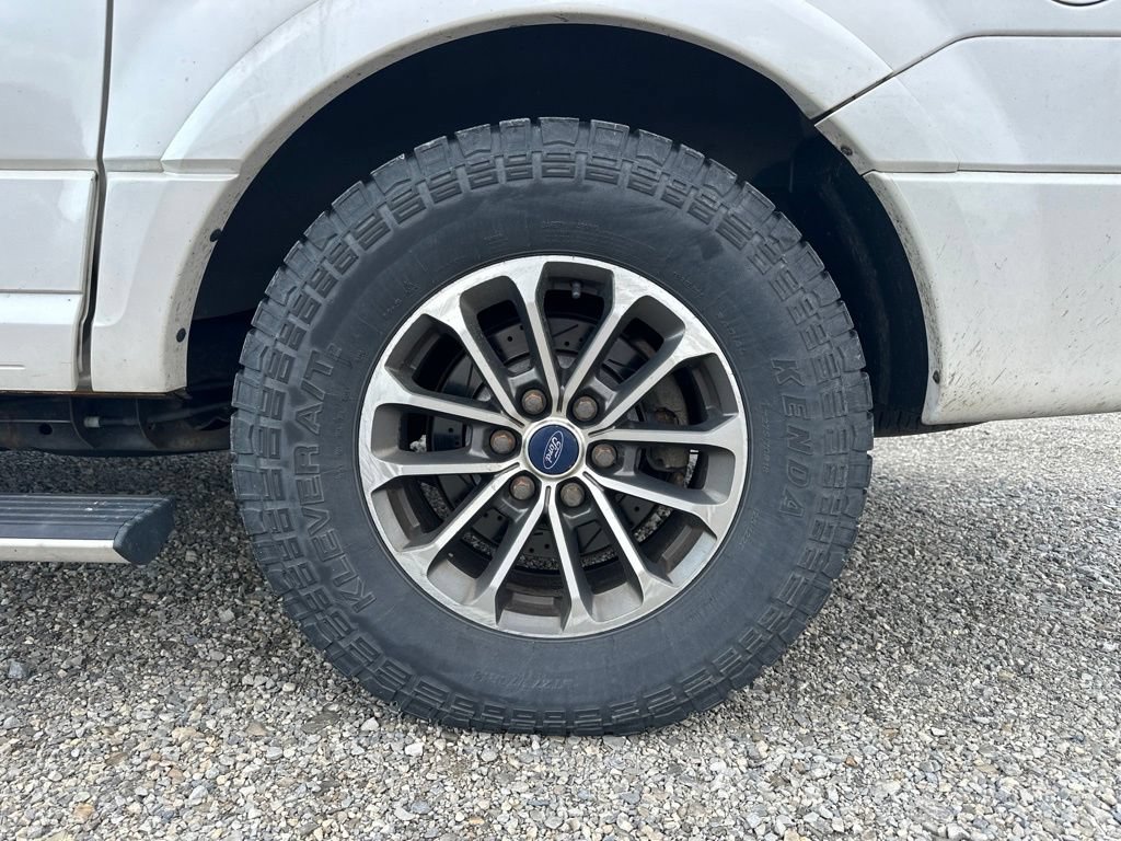 Used 2015 Ford Expedition EL Limited w/ Equipment Group 301A AWD/4WD image 8