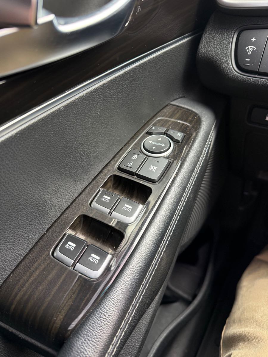 Used 2020 Kia Sorento S AWD/4WD image 24