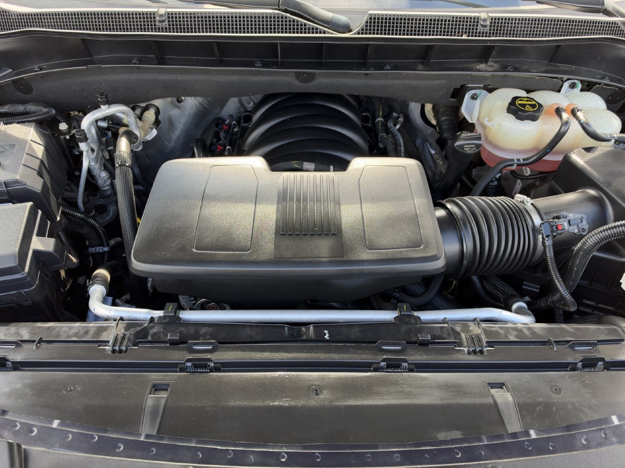 Certified 2025 Chevrolet Tahoe LT RWD image 31
