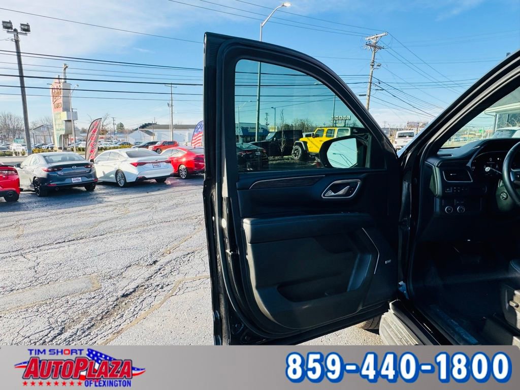 Used 2022 Chevrolet Suburban LT w/ Luxury Package image 59