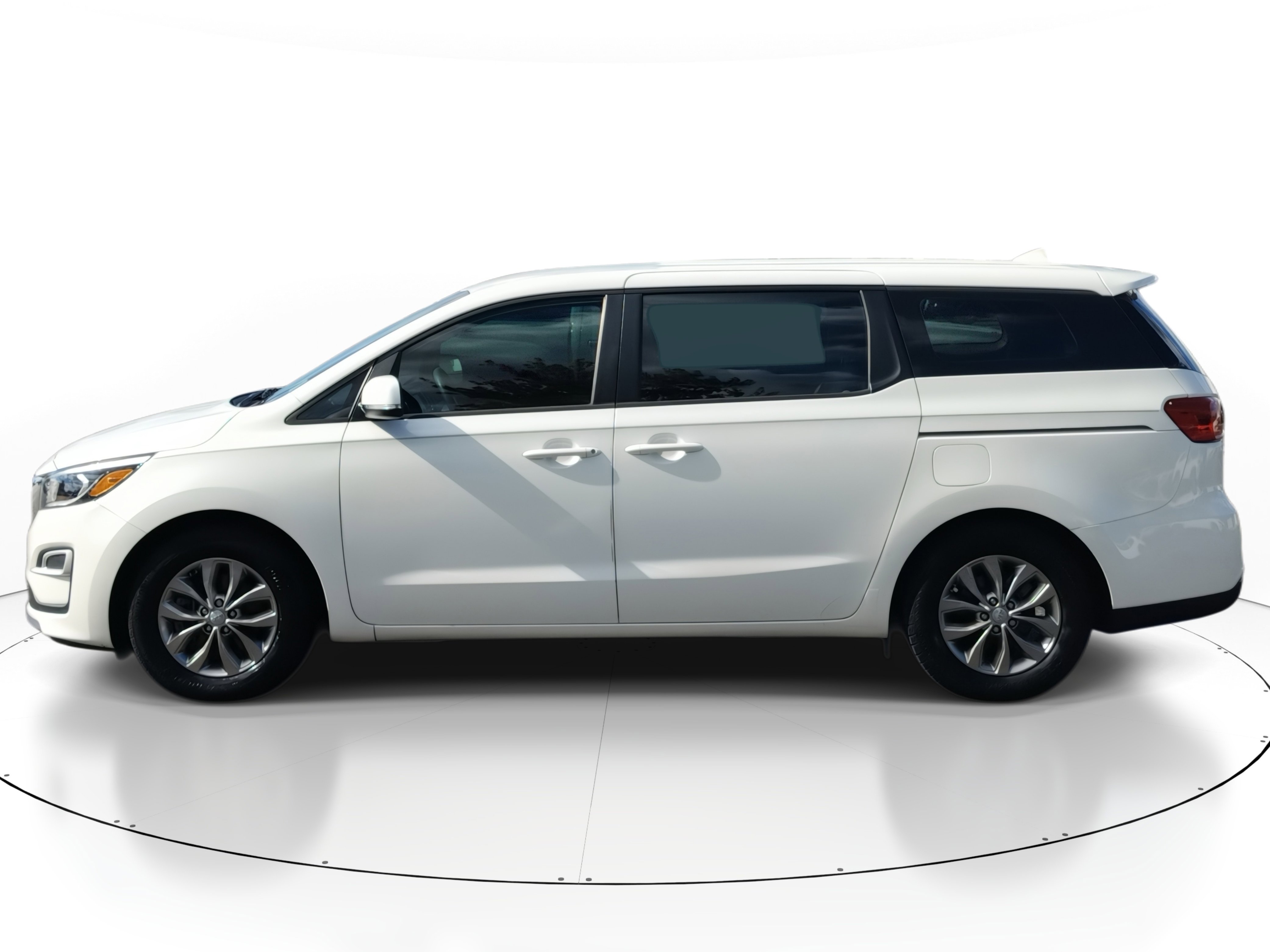 Used 2020 Kia Sedona L image 3