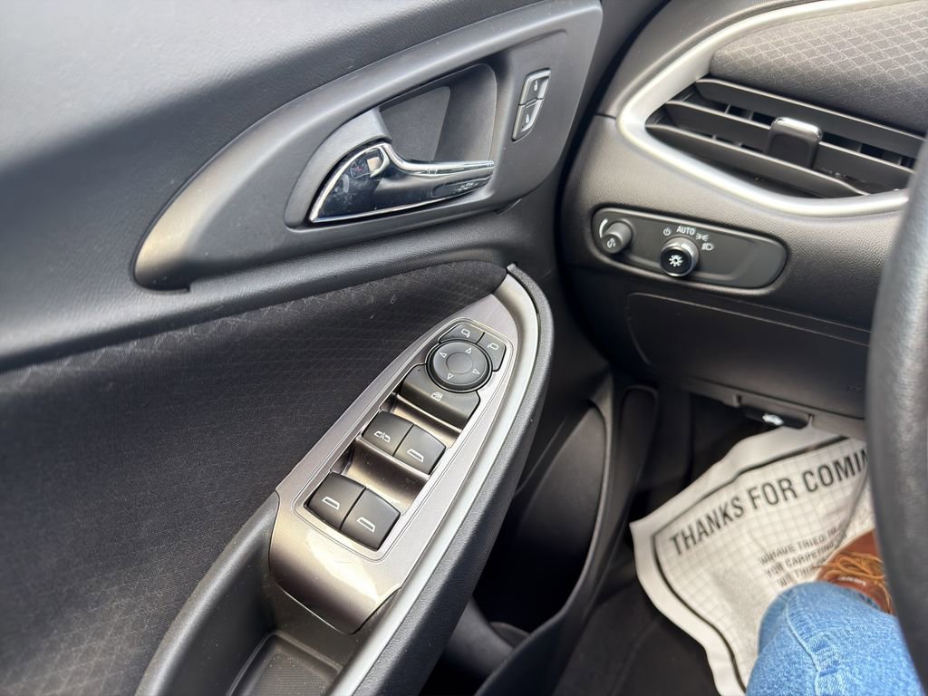 Used 2022 Chevrolet Malibu LT image 22