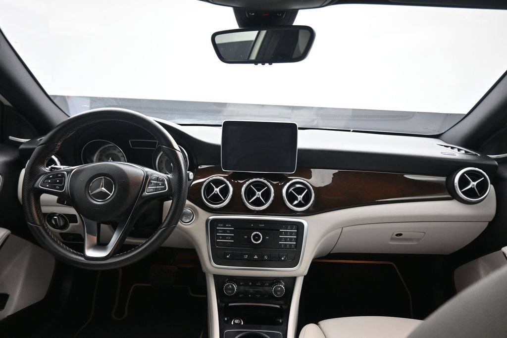 Used 2016 Mercedes-Benz GLA 250 image 37