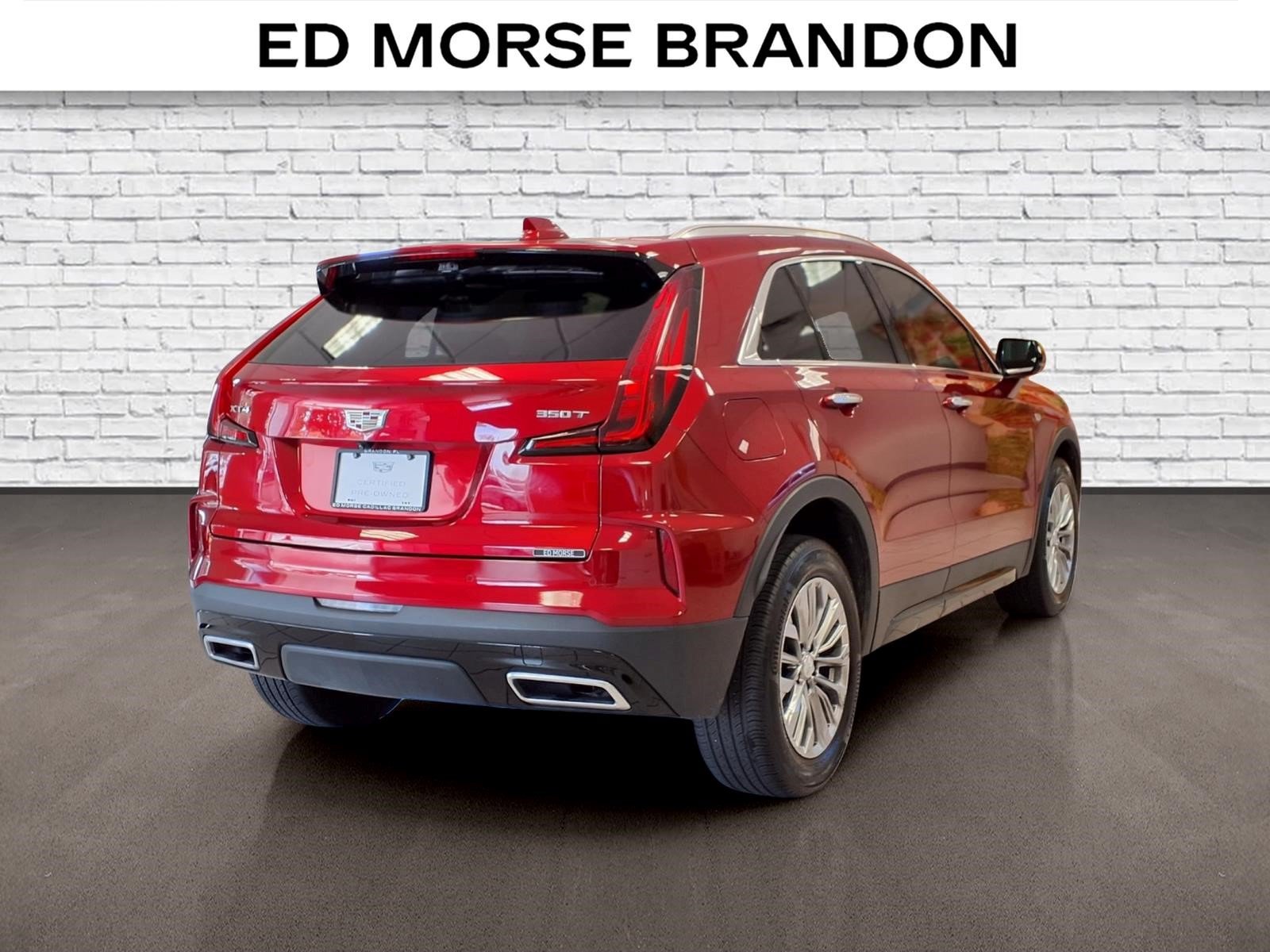 Certified 2024 Cadillac XT4 Premium Luxury w/ Technology Package FWD image 5