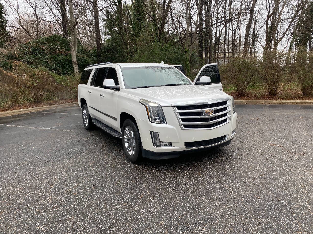 Used 2017 Cadillac Escalade ESV 2WD image 65