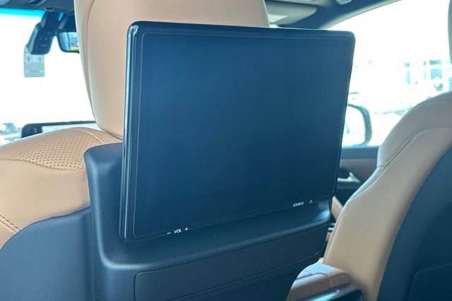 New 2026 Lexus LX 600 4WD w/ Luxury Package image 13