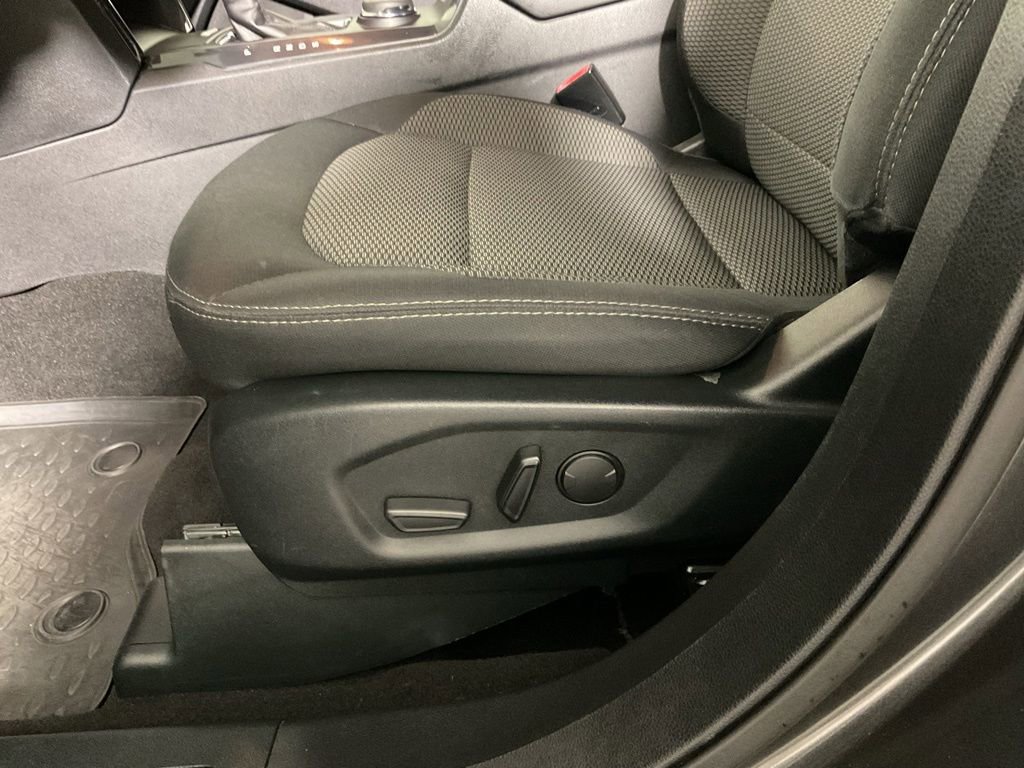 Used 2019 Ford Explorer XLT w/ Equipment Group 201A AWD/4WD image 22