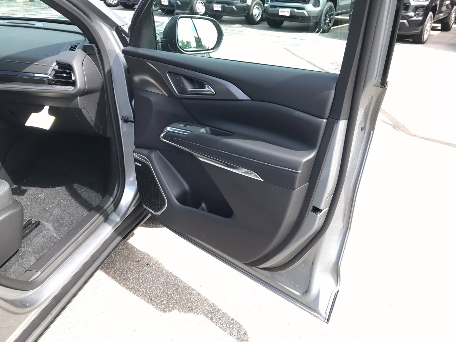 New 2026 Chevrolet Traverse LT w/ Enhanced Driving Package image 28