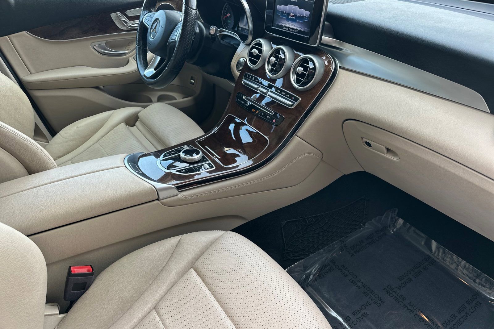 Used 2019 Mercedes-Benz GLC 300 4MATIC image 18