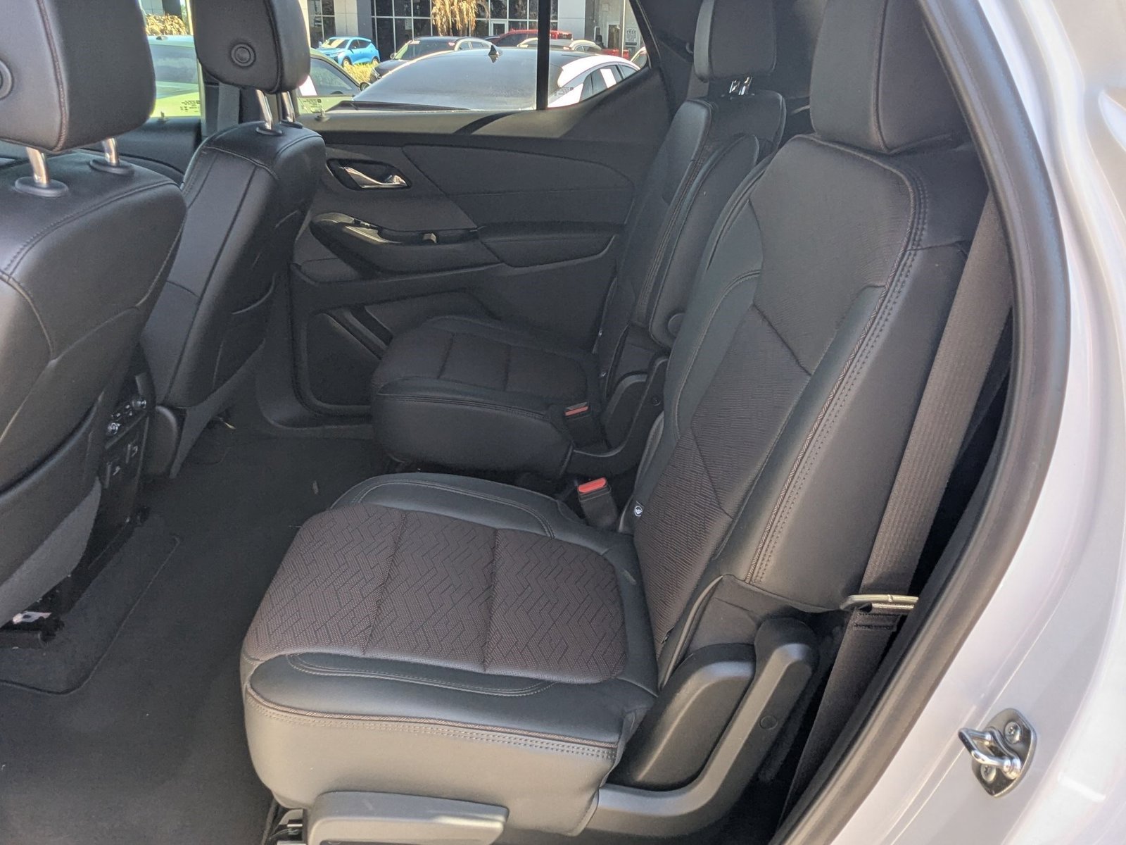 Used 2024 Chevrolet Traverse High Country FWD image 18