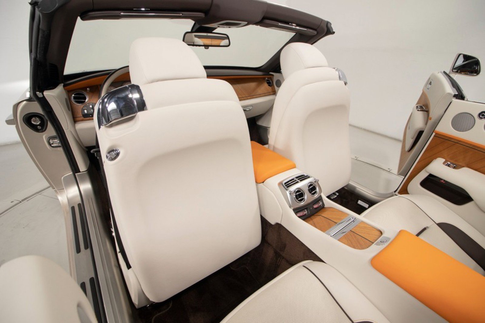 Used 2019 Rolls-Royce Dawn image 41