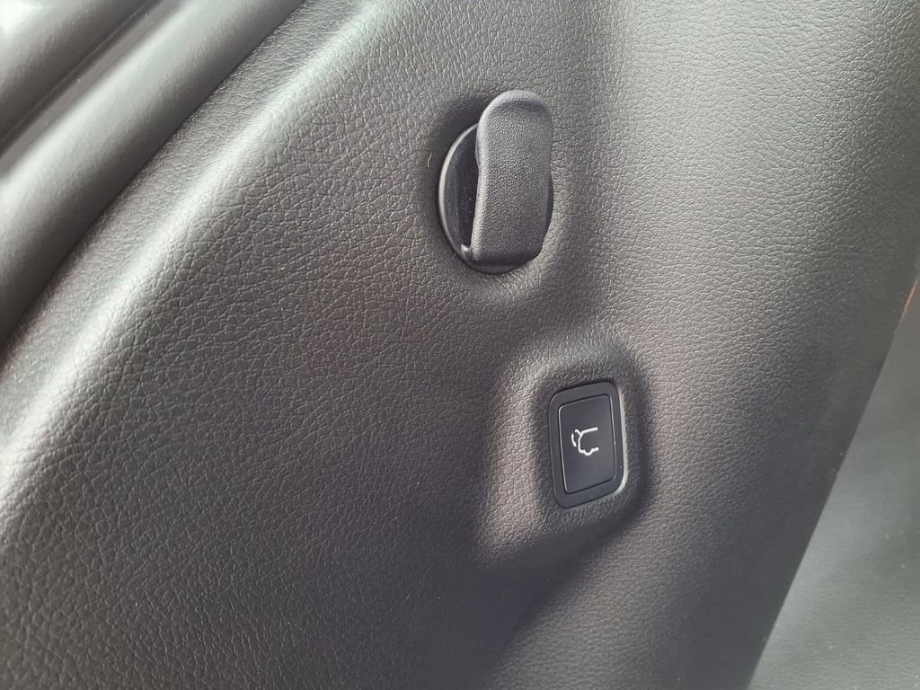 New 2026 Jeep Compass Limited w/ Sun, Sound & Navigation Group AWD/4WD image 9