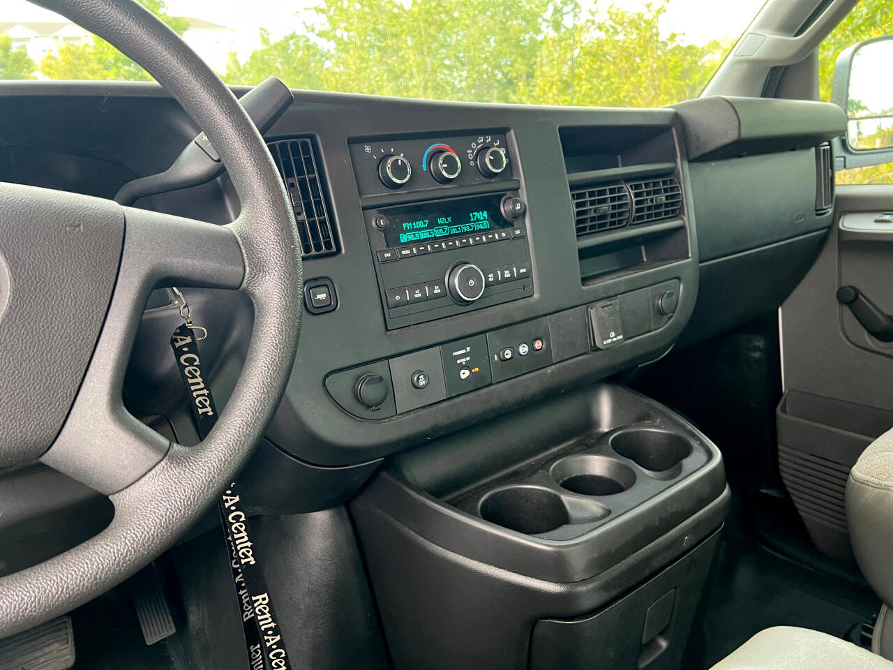 Used 2018 Chevrolet Express 2500 image 15