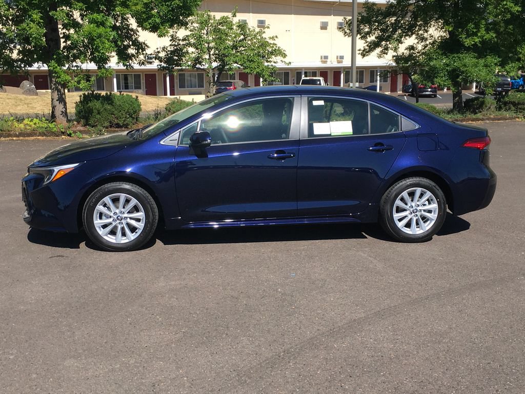 Used 2026 Toyota Corolla XLE FWD image 3