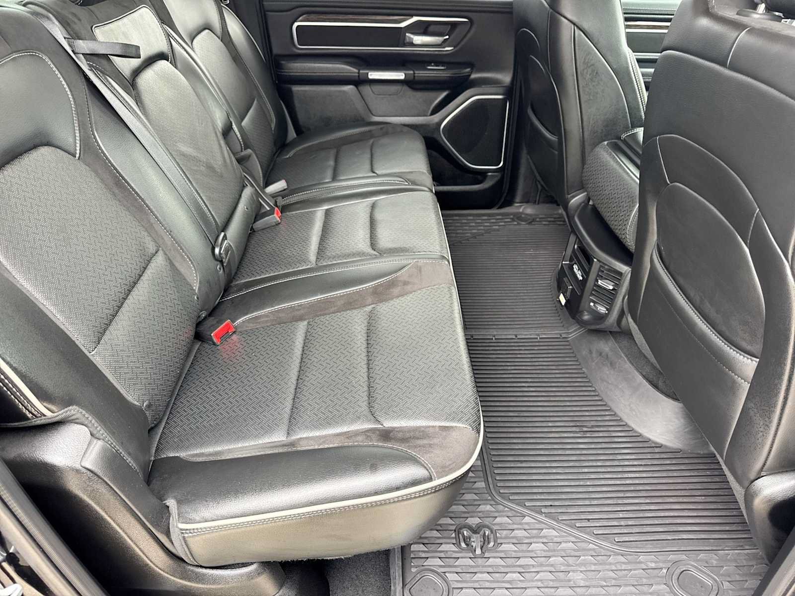 Used 2019 RAM 1500 Laramie AWD/4WD image 19
