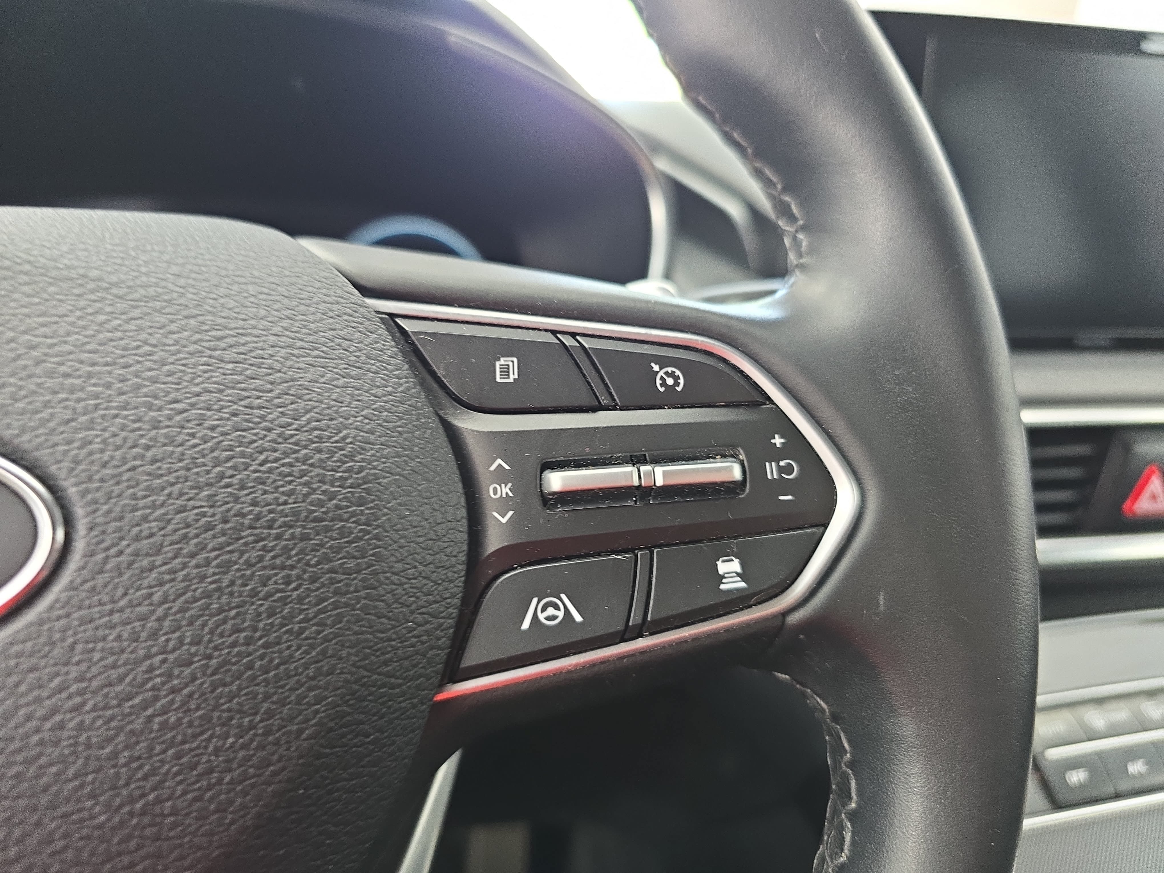 Used 2022 Hyundai Santa Fe XRT w/ Cargo Package AWD/4WD image 18