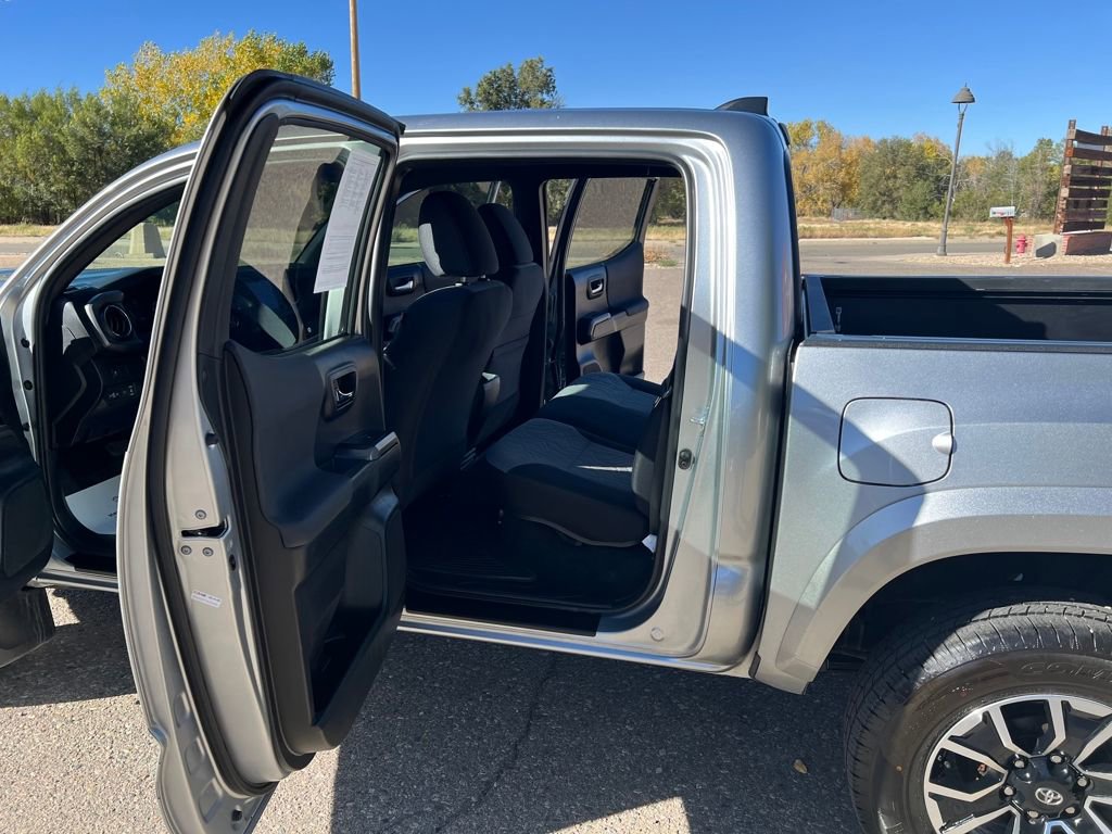 Used 2022 Toyota Tacoma 4x4 Double Cab image 8