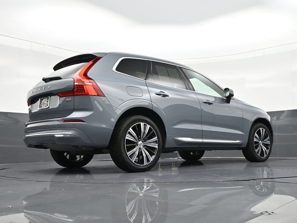 Used 2022 Volvo XC60 B5 Inscription image 28