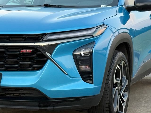 Used 2025 Chevrolet Trax RS w/ Sunroof Package FWD image 11