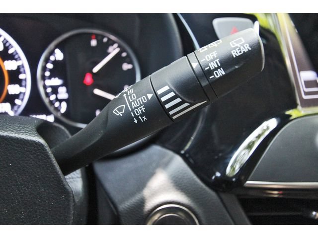 Used 2020 Buick Envision Premium AWD/4WD image 17