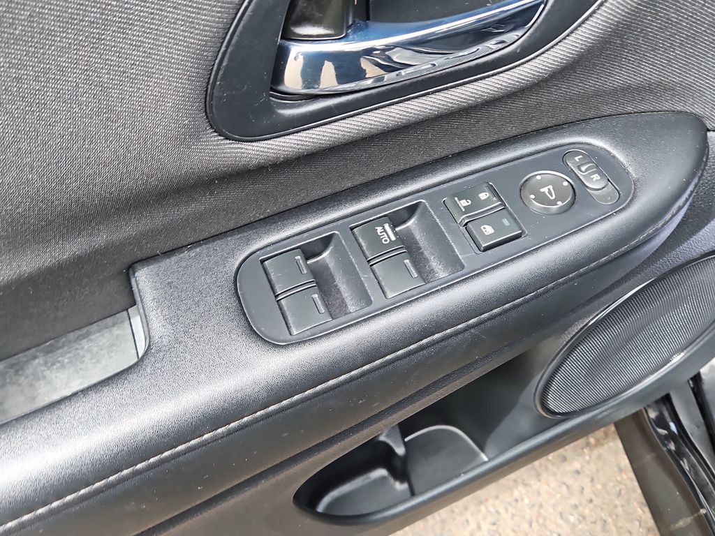 Used 2021 Honda HR-V Sport image 11