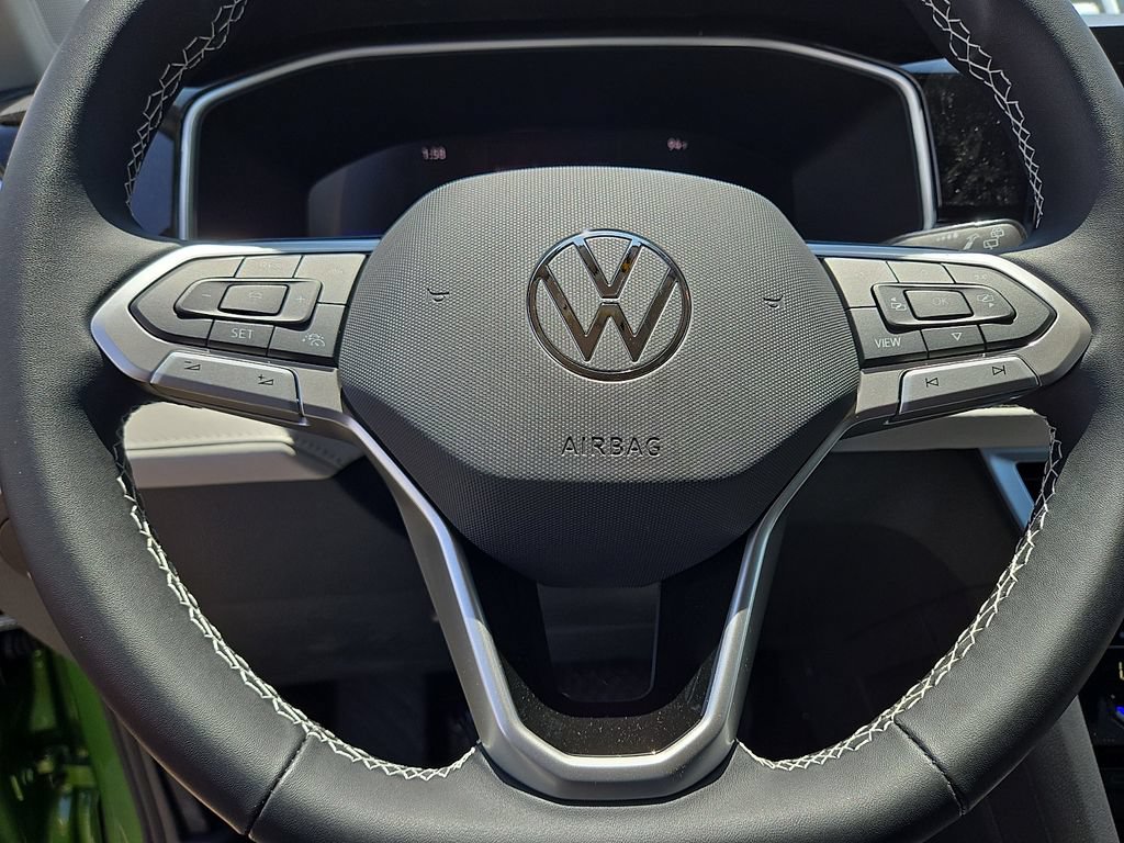New 2026 Volkswagen Taos SE FWD image 25