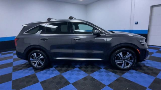 Used 2022 Kia Sorento EX w/ Panoramic Sunroof Package AWD/4WD image 9