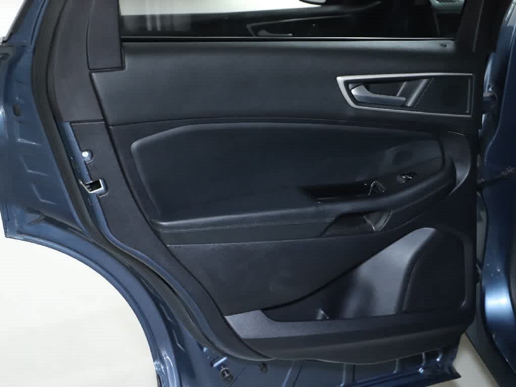 Used 2019 Ford Edge SEL w/ Equipment Group 201A AWD/4WD image 13