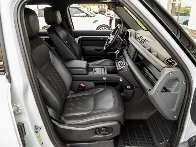 Used 2021 Land Rover Defender 110 X-Dynamic HSE image 27