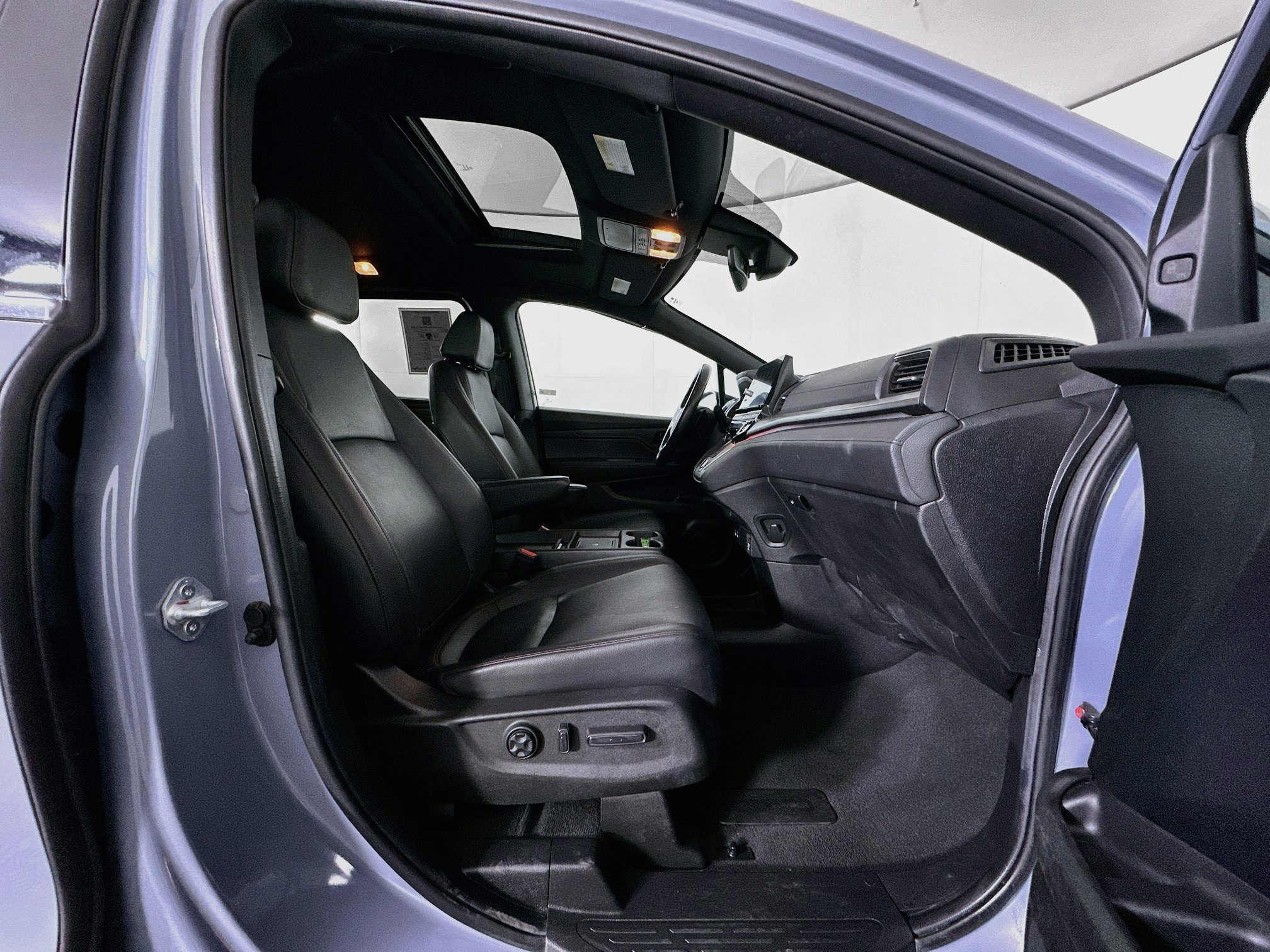 Used 2025 Honda Odyssey Sport-L image 34