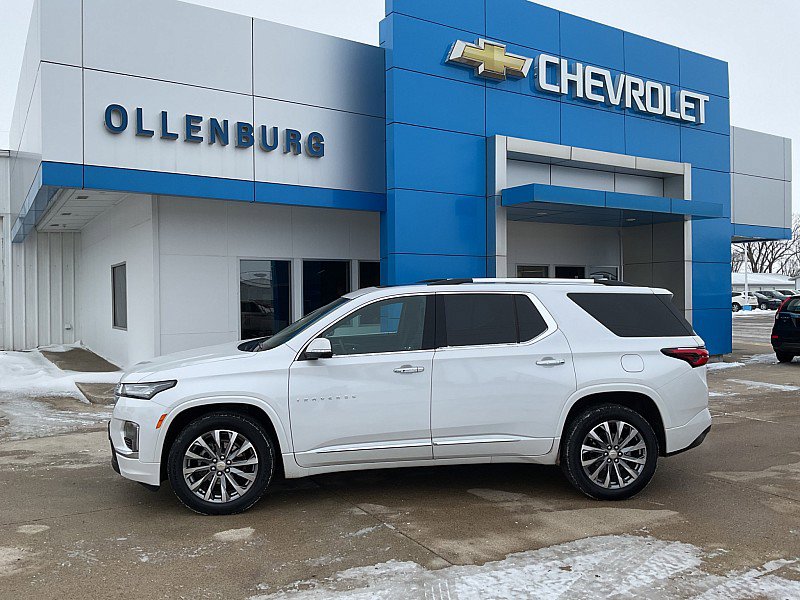 Used 2023 Chevrolet Traverse Premier image 1