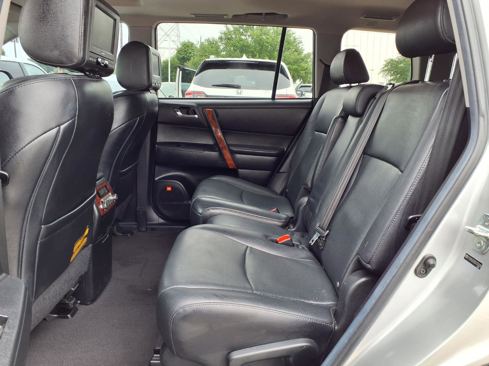 Used 2013 Toyota Highlander Limited FWD image 19