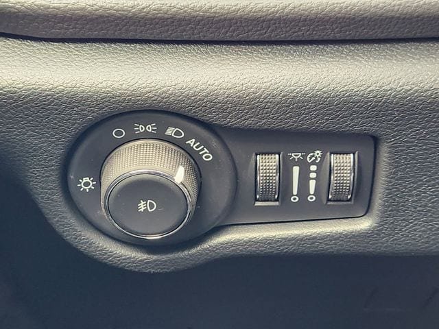 New 2026 Chrysler Pacifica Limited w/ S Appearance Package FWD image 17