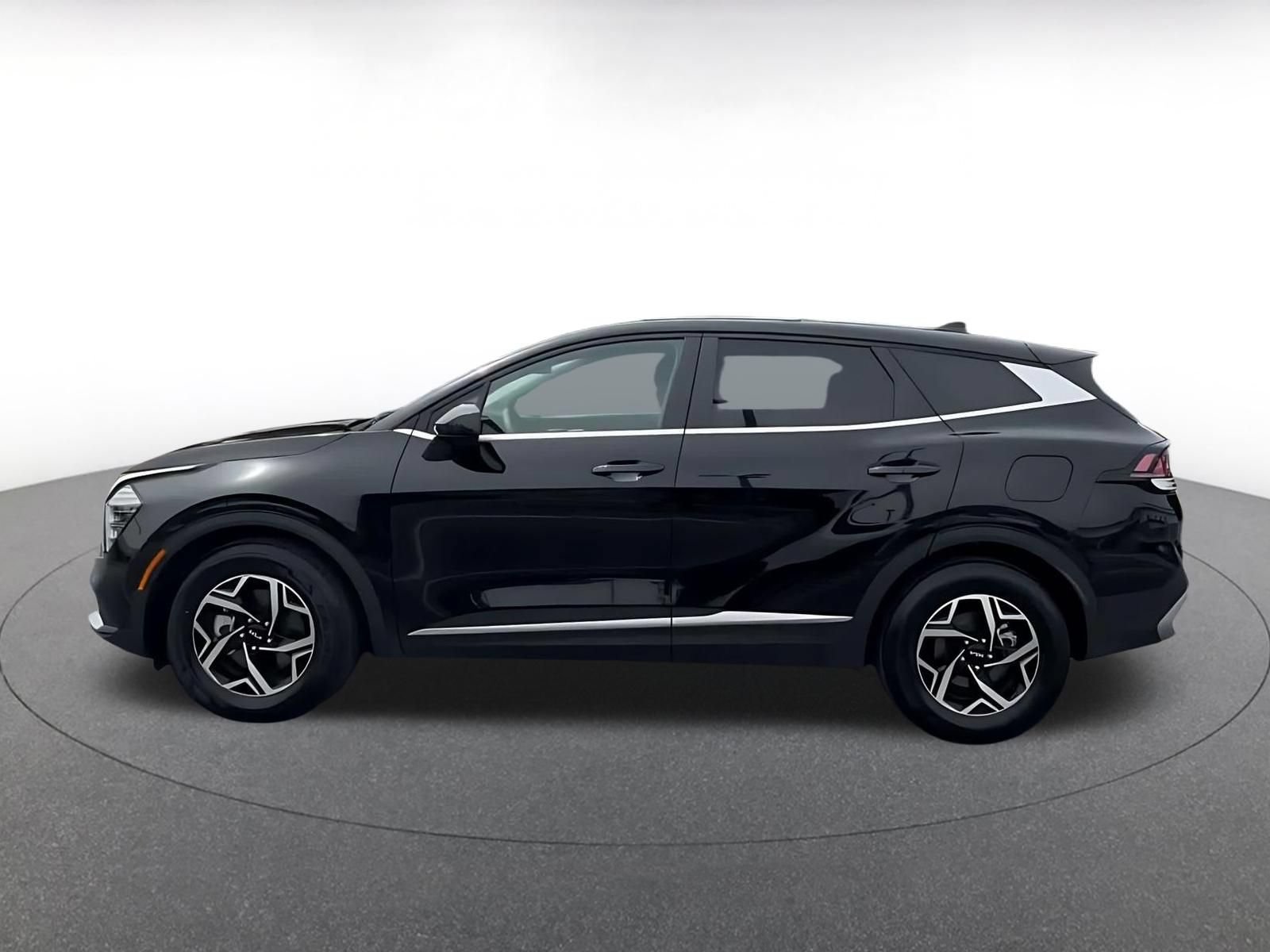 Used 2025 Kia Sportage LX FWD image 8