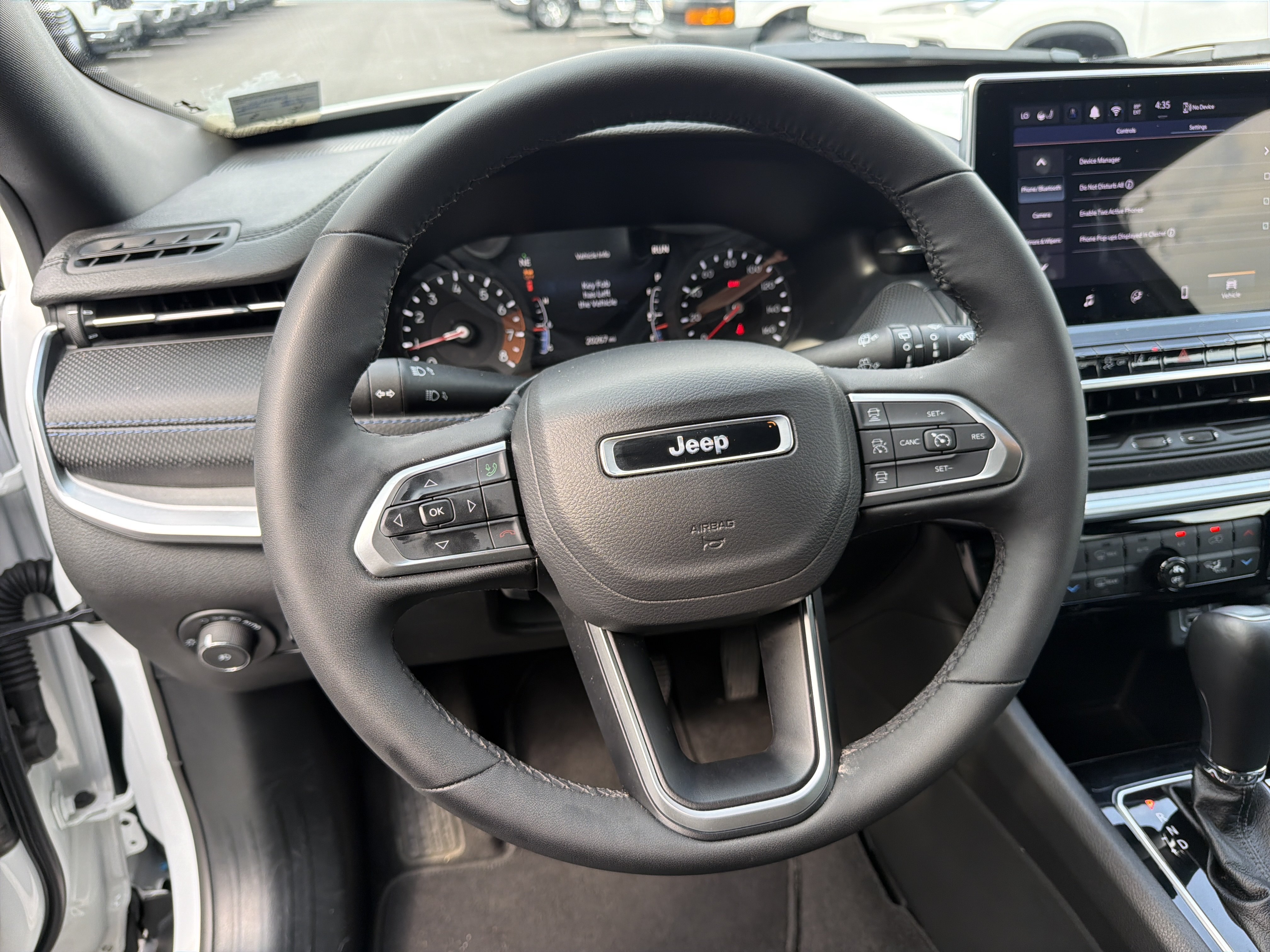 Used 2026 Jeep Compass Limited AWD/4WD image 18