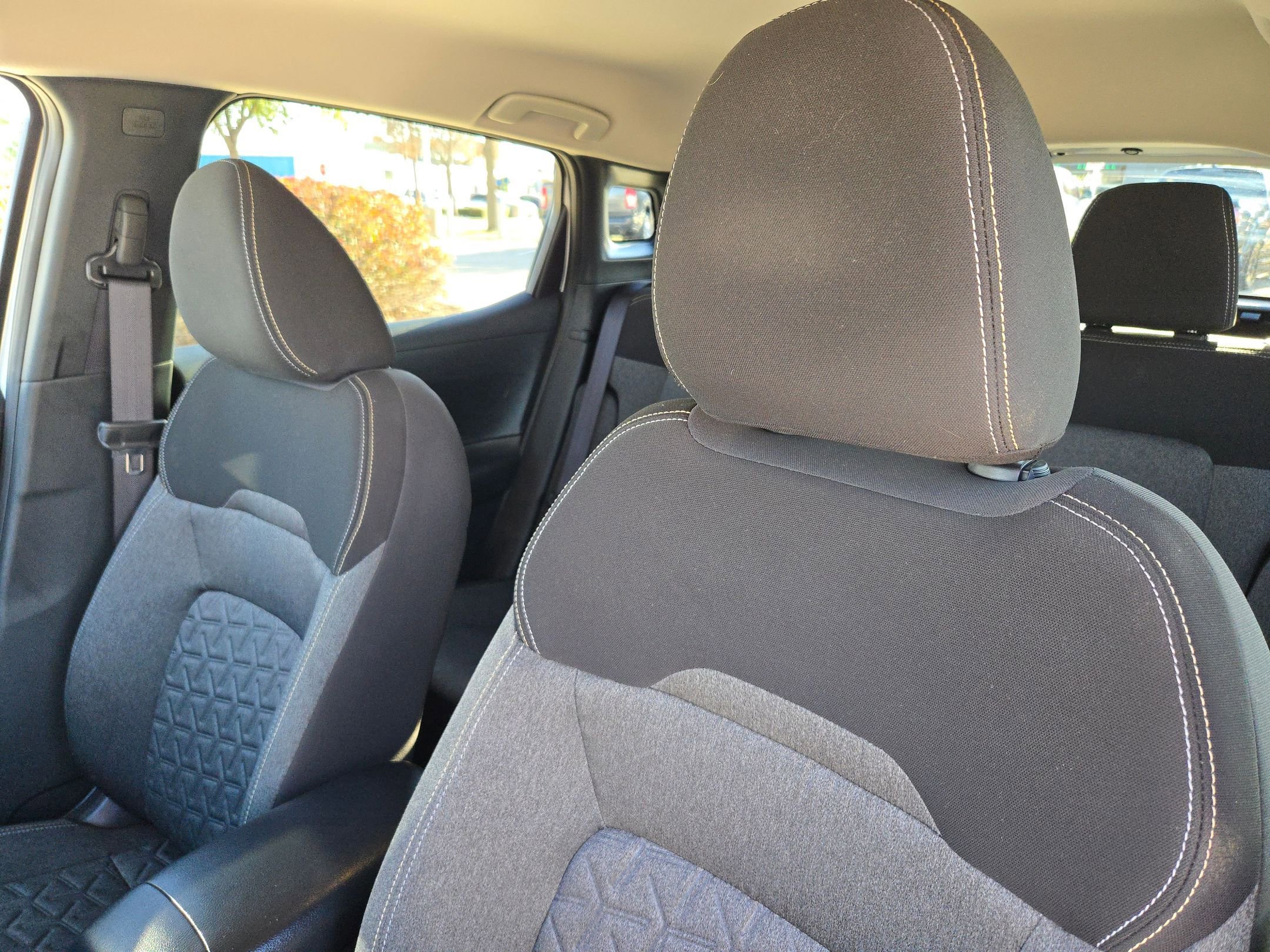 Certified 2025 Nissan Kicks SV w/ Illumination Package image 9