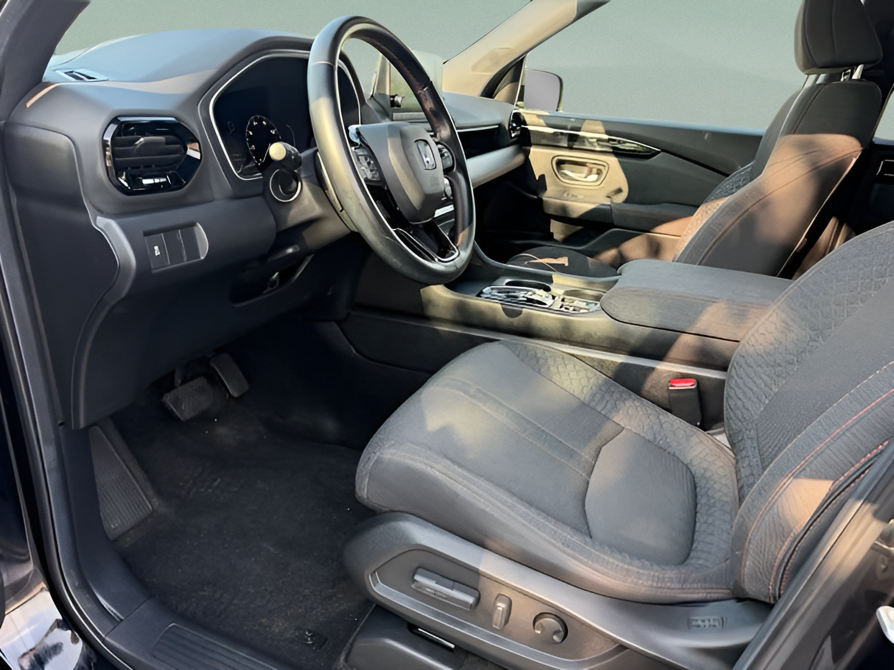 Certified 2025 Honda Pilot Sport image 9