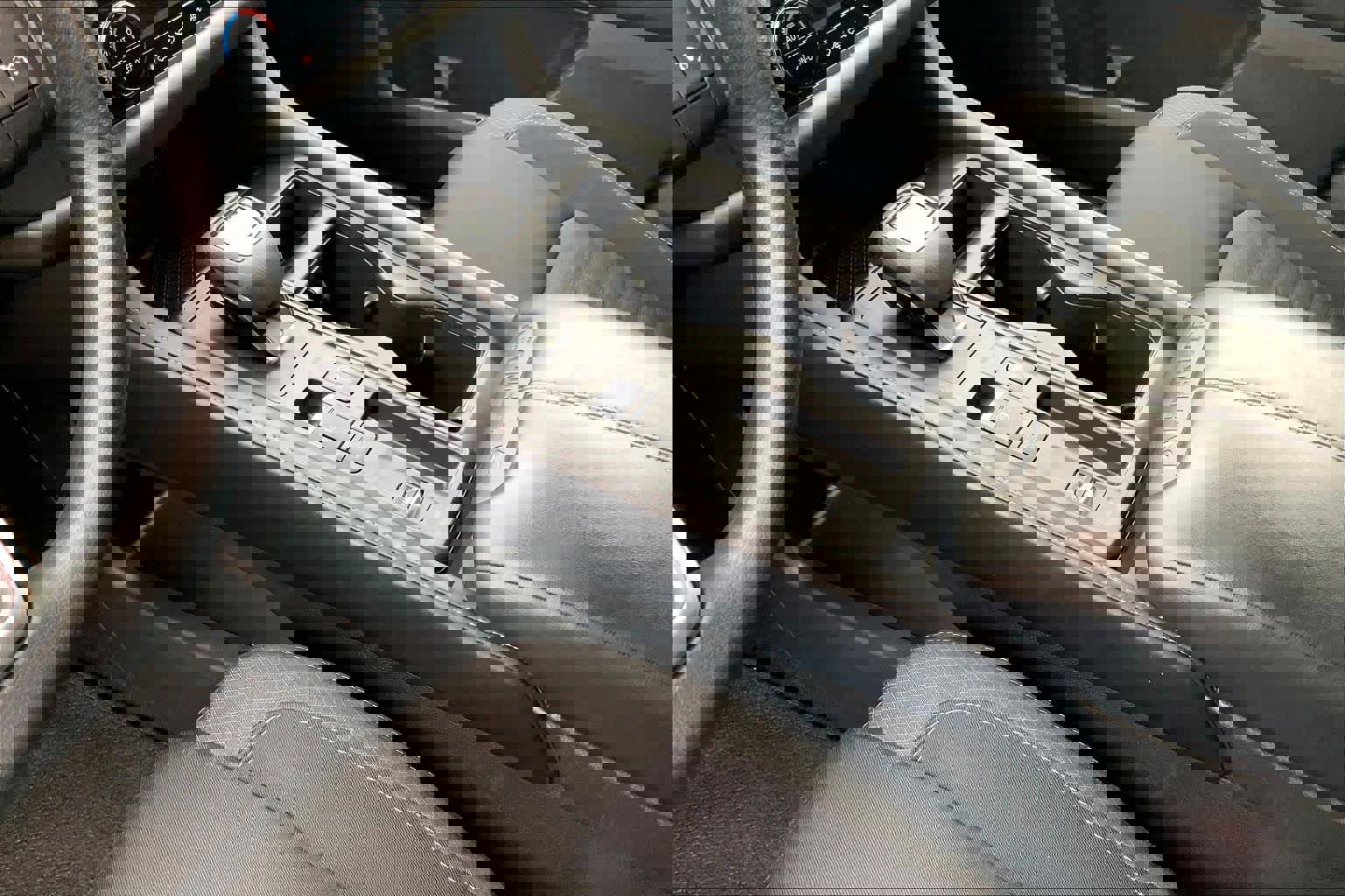 Used 2023 Nissan Pathfinder S FWD image 16