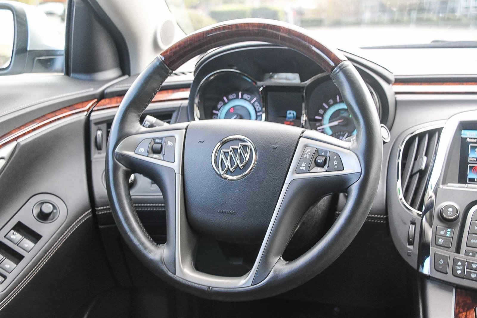 Used 2013 Buick LaCrosse Touring image 16