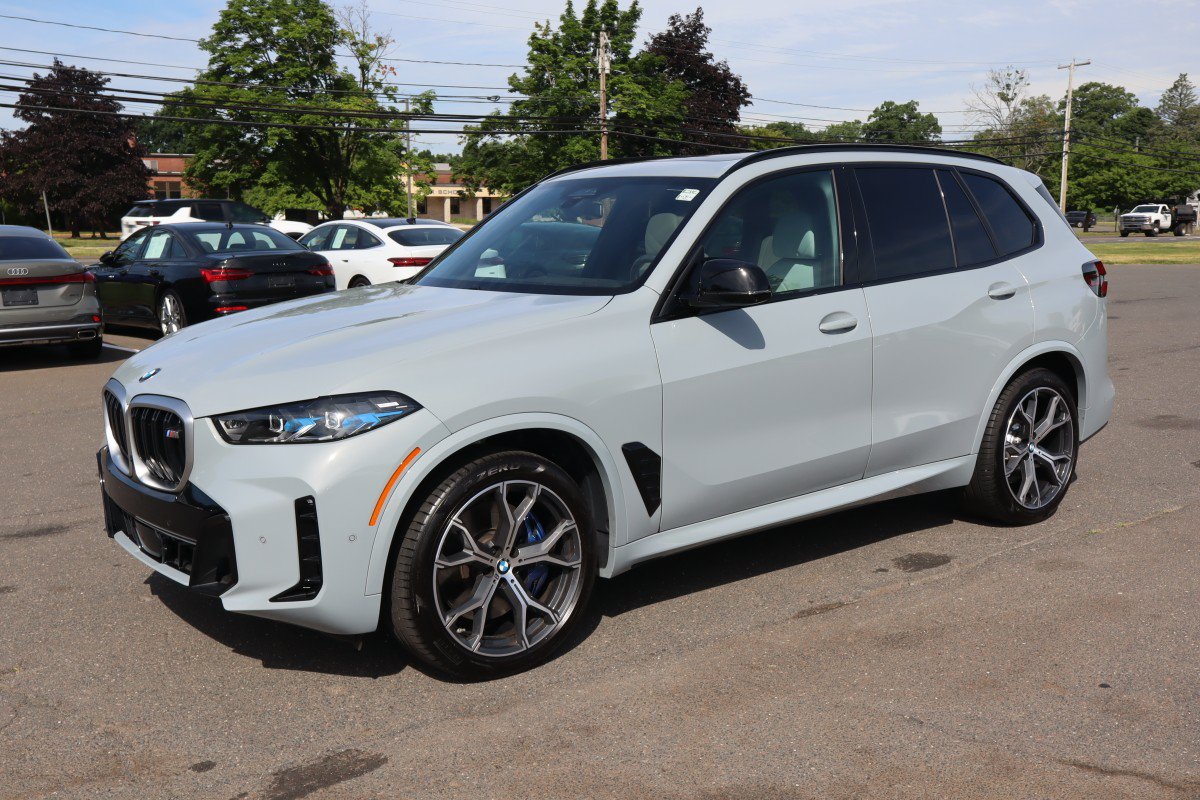 Used 2026 BMW X5 M60i AWD/4WD image 1
