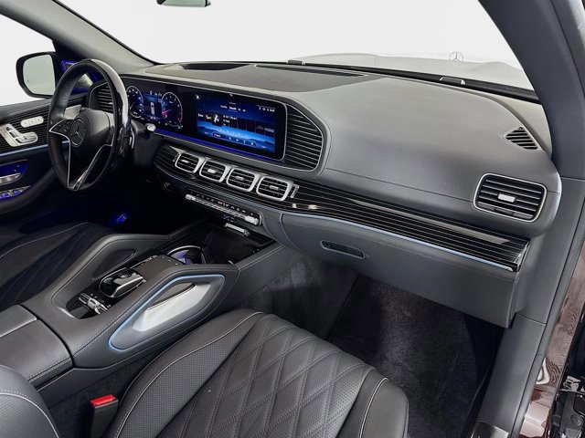 Used 2024 Mercedes-Benz Maybach GLS 600 4MATIC image 31
