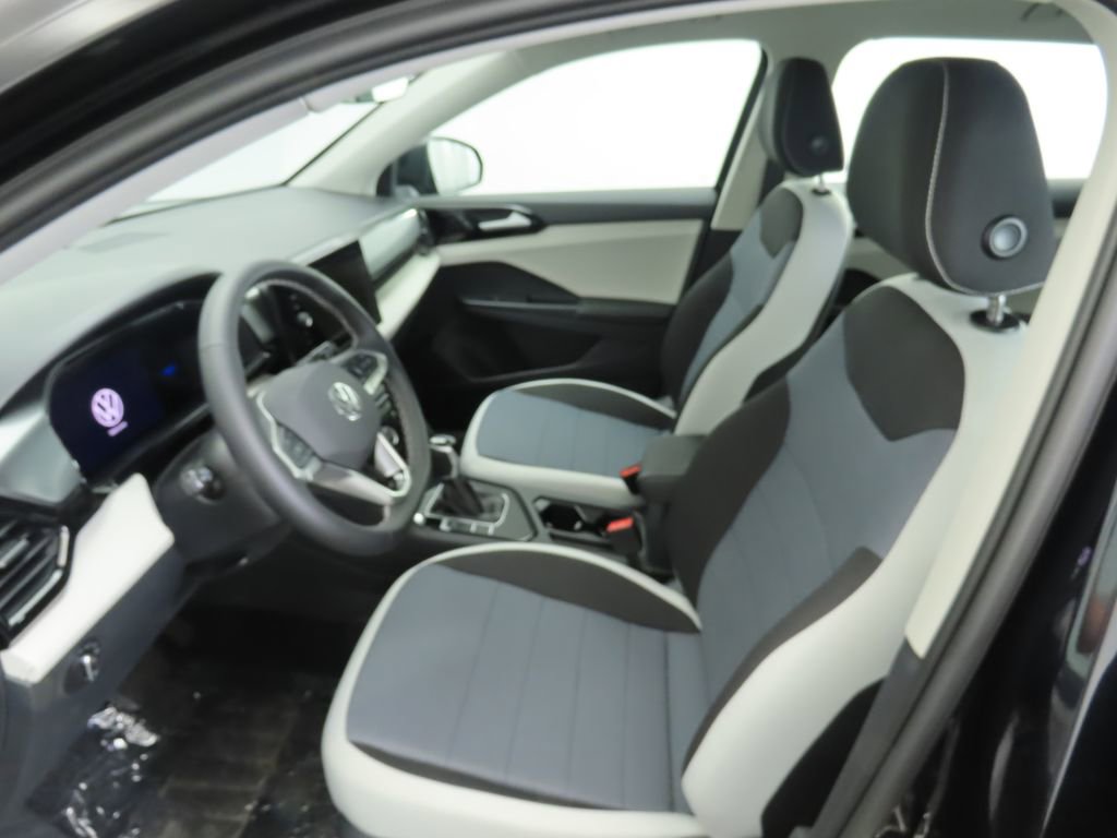 Used 2025 Volkswagen Taos S FWD image 19