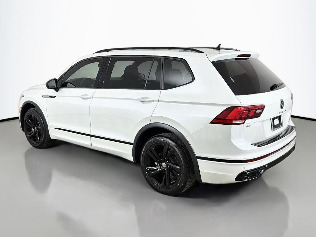 Used 2023 Volkswagen Tiguan SE R-Line FWD image 9