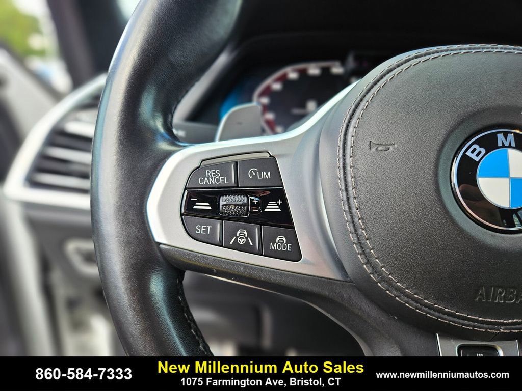 Used 2021 BMW X7 M50i image 23